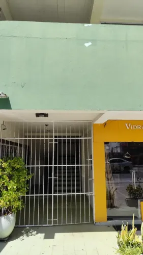 Stella Maris, frente de rua, sala de 13m2, 1° andar R$1.000, via principal