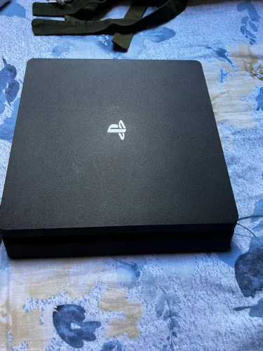 Ps4 slim bom e consevador