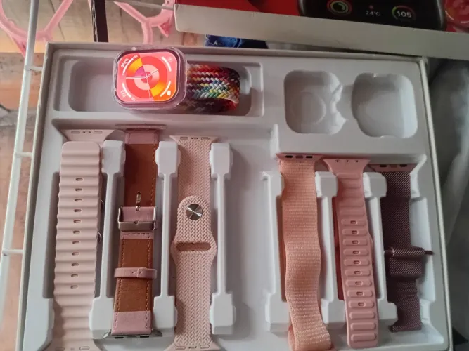 Vendo relógio com 5 pulseira novo feminino 