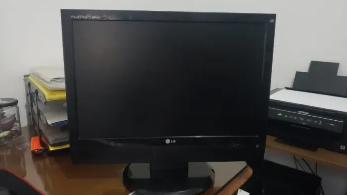 Monitor LCD widescreen de 19 polegadas LG Flatron M198WA-BM
