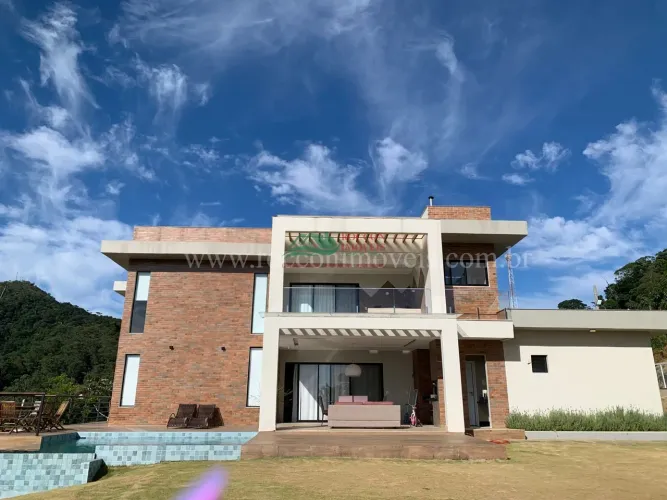 Casa (Padrão), com 4 quartos e 4 banheiros à Venda, 1030 m² em Domingos Martins/ES