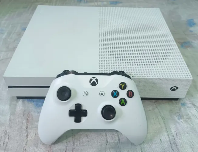 Xbox one S impecável + 10 jogos 