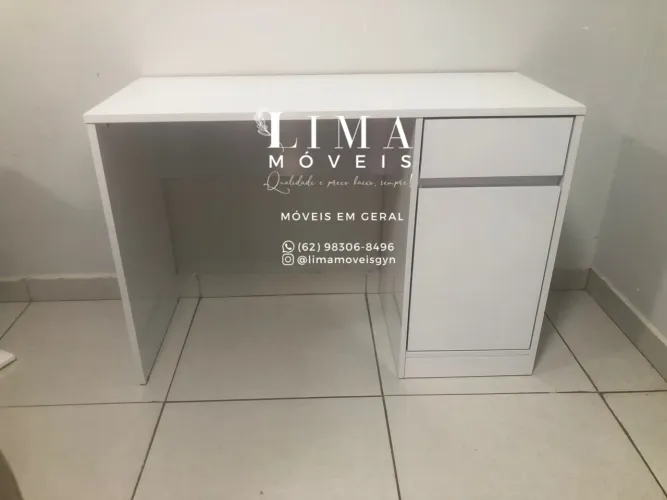 Mesa de Estudos // Escrivaninha