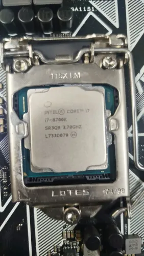 Vendo processador core i7 8700k LEIA A DESCRIÇÃO