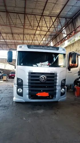 Belíssimo caminhão à venda
