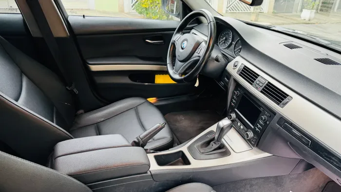 BMW 320I A 2010