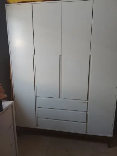 Guarda roupa e cômoda