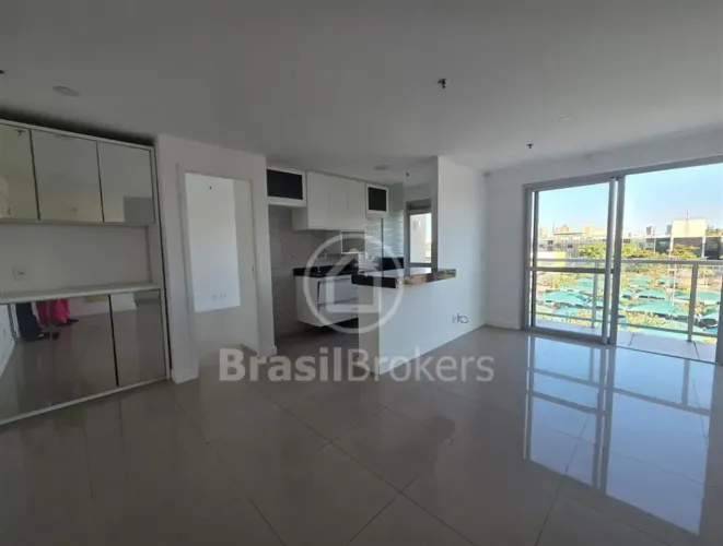Barra da Tijuca: 2 Quartos com Varandão, Suíte e Lazer de Resort