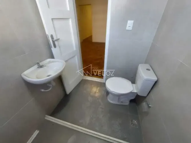 Apartamento : / Residencial / Glória