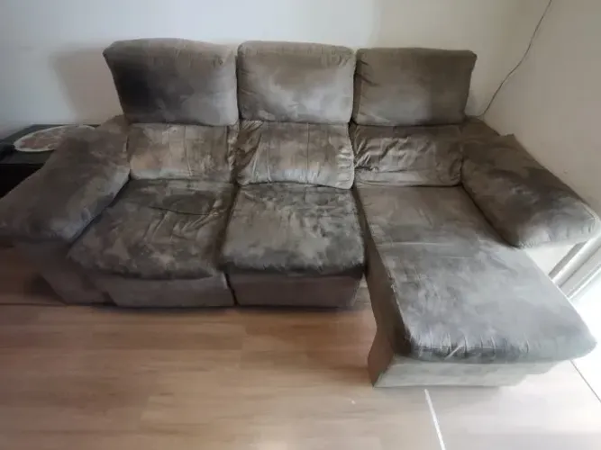 Sofá 3 lugares retratil.
