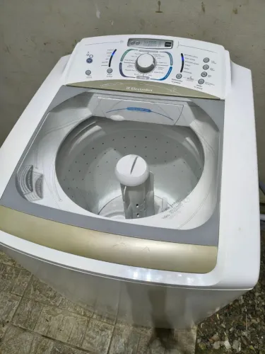 VENDO MÁQUINA DE LAVAR ELECTROLUX 15KG PAINEL BLUE TOUCH
