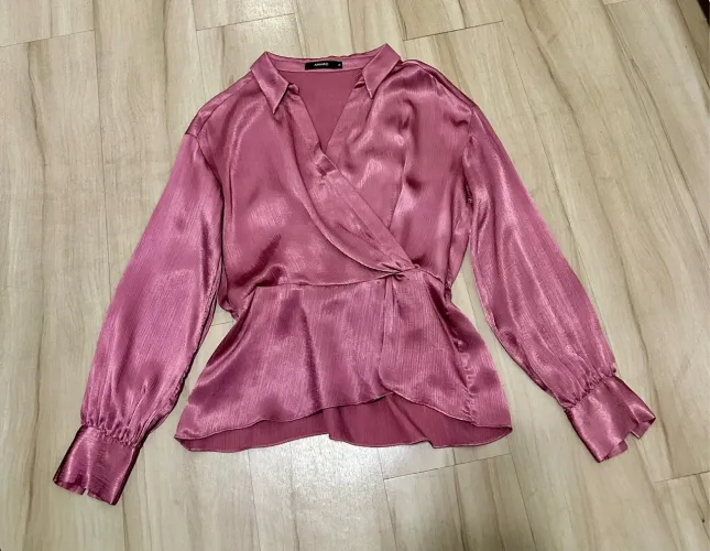 Blusa Acetinada Amaro