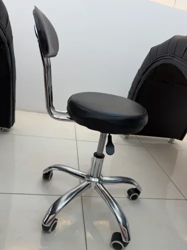 MACA E CADEIRA PARA STUDIO