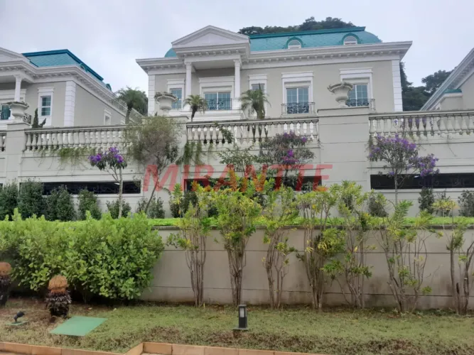 Sobrado de 770m² com 7 quartos em Tremembe