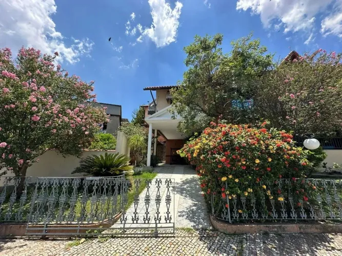 Casa em condomínio para aluguel no Centro!