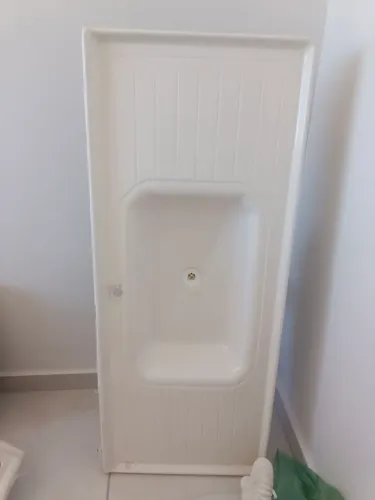 LOUÇAS: Pia de prato, tanque de roupa e pia de banheiro?