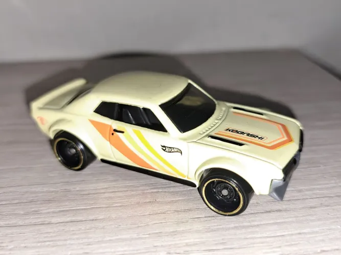 Hotwheels 70' Toyota Celica Exclusivo pack 3