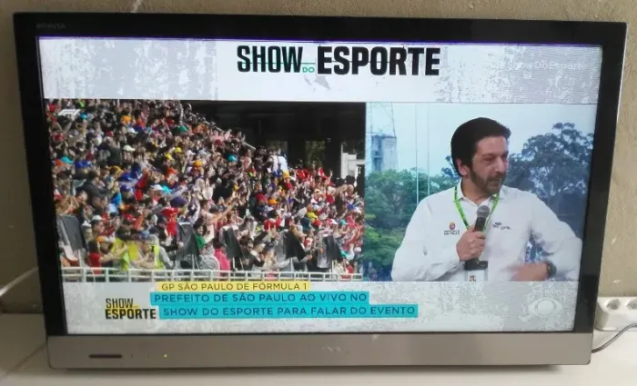 TV LED SONY 32 POLEGADAS TELA COM DEFEITO