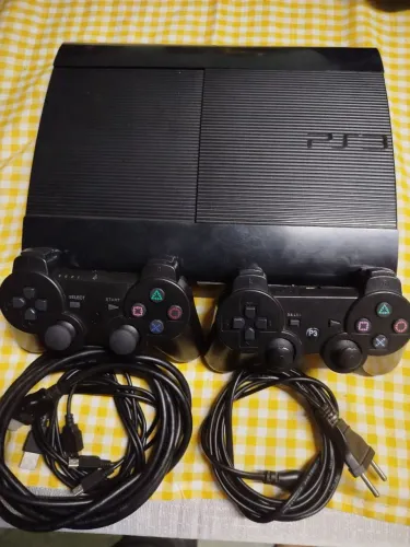 PlayStation 3 Silm desbloqueado + 2 controles originais - Cuiabá e região
