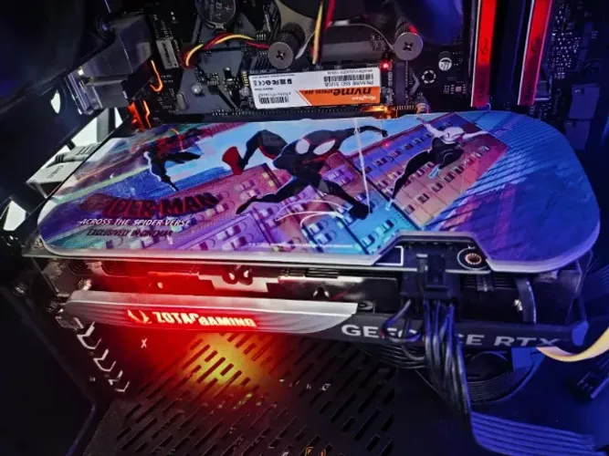 Placa de Vídeo RTX 4060 TI 16GB AMP Spiderman ED Gaming Zotac - NVIDIA