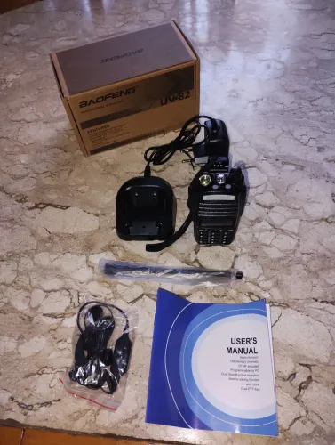  Rádio Baofeng V82