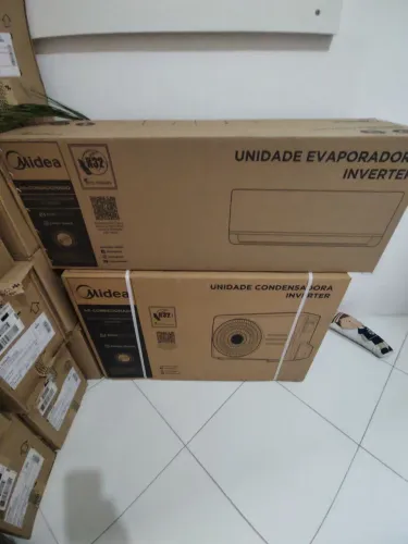 Vc Ar condicionado Midea 18000 BTUs novo na caixa nunca usado.
