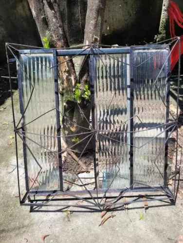 Janela de ferro com vidro 