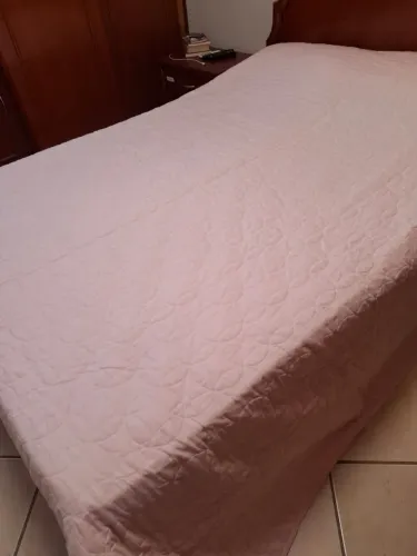 Cobre-leito Com Porta-travesseiros - Desapegando - Excelente Estado de Conservação