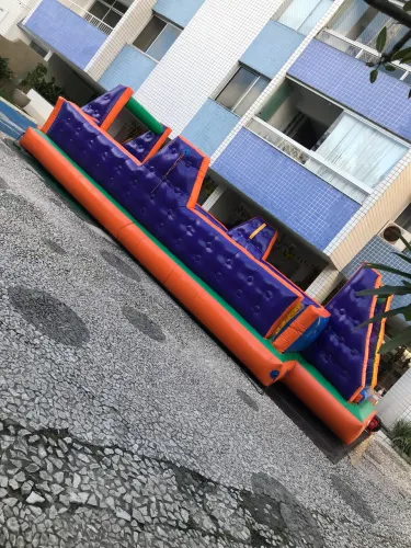 Alugo futebol de sabão para todas as idades 