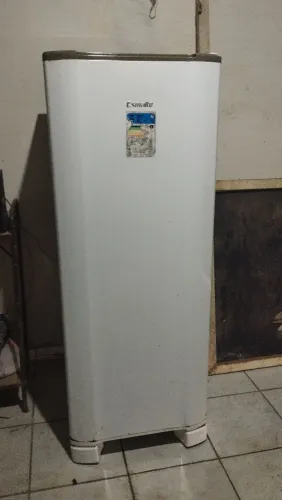 GELADEIRA A VENDA