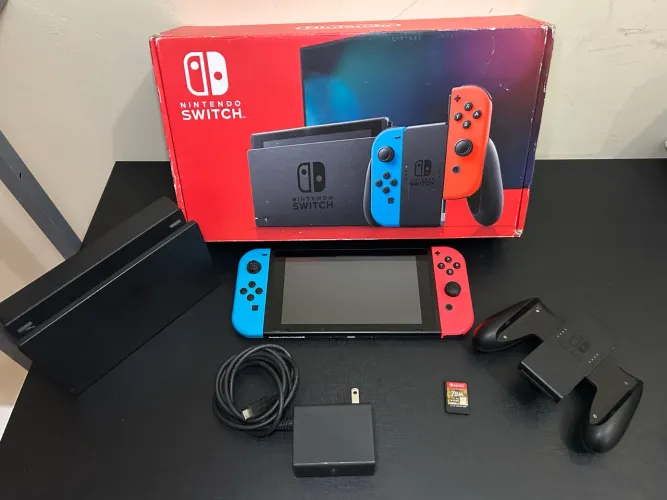 Nintendo Switch V2 com Caixa + Jogo Zelda Breath of the Wild