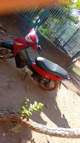 Vende-se biz 125 ano 2010 em dias só transferir alguns detalhes de uso mais tá ok