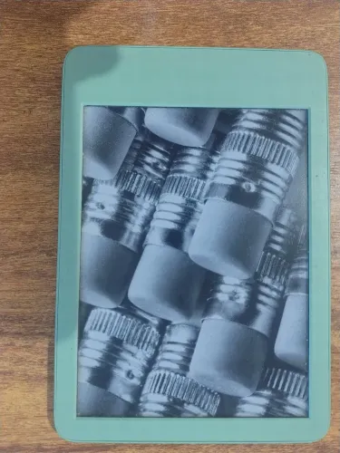 Kindle 11° geração, com carregador original