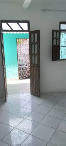 Alugo casa térrea 2/4 condomínio 2 de julho ao lado da estação aeroporto