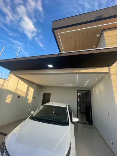 Casa com area gourmet jacuzzi energia solar e closet