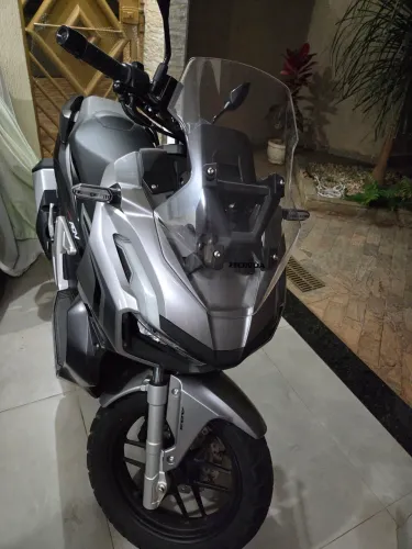 Honda Adv 150 único dono
