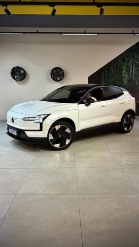 Volvo EX30 E60 Plus (elétrico) 2024