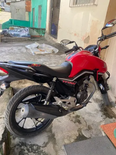 Moto extra, pra vender logo ?