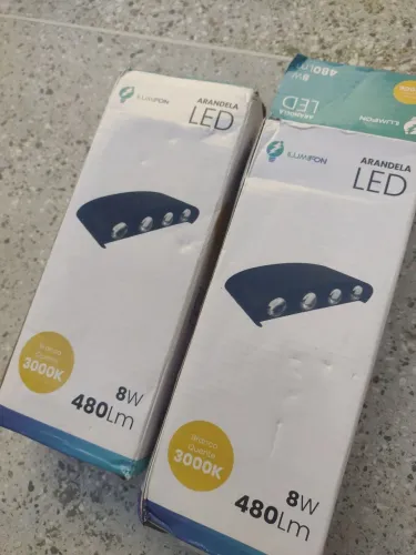 Vendo arandela de led branco quente 480 LM ,8w