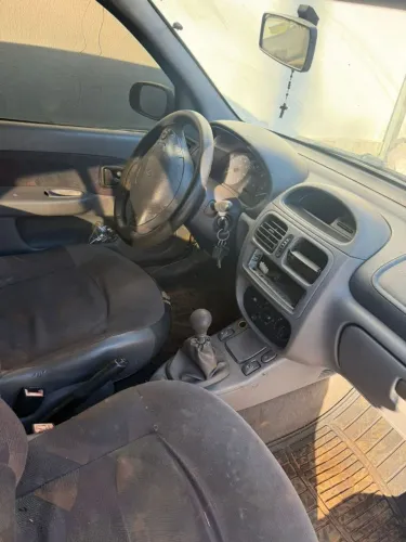 Renault Clio Rn/alize/expr./1.0 Hi-power 16V 5P 2003