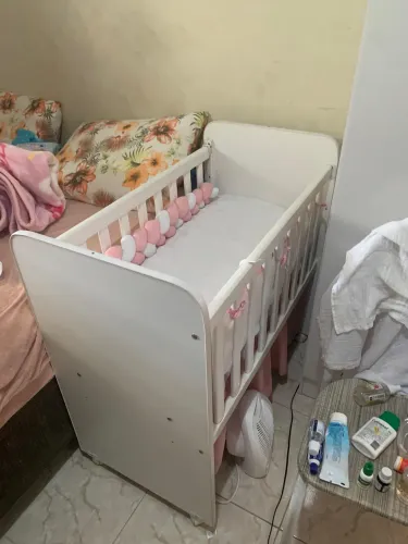 vendo mini berço com colchão, e se quiser com kit berço rosa