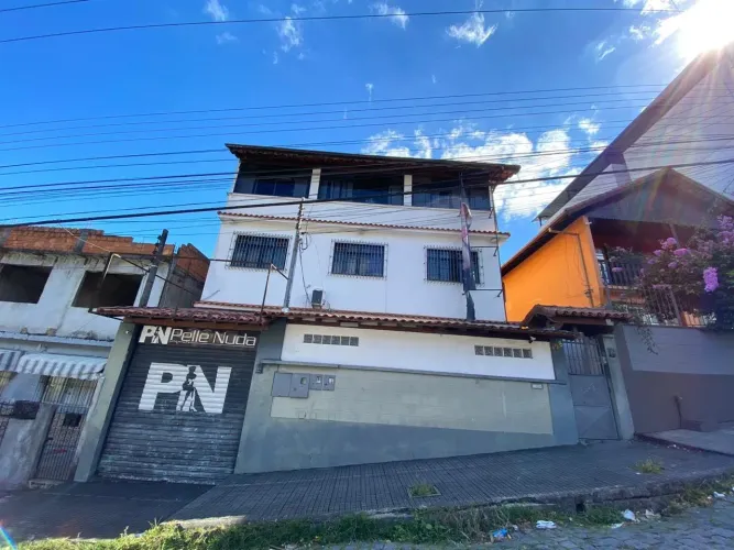 Prédio comercial em Olaria
