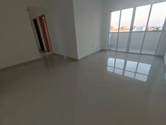 Apto com 3 quartos sendo 1 suíte, em Riviera Fluminense - Macaé - RJ