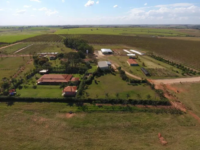 *EXCELENTE FAZENDA NA REGIÃO DE PENÁPOLIS-SP* ?? Área Total: 408 Alqueires ou 968 Hectares