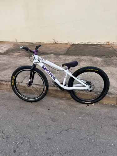 Vendo Gios 4trix branca com roxa junto com as peças da imagem
