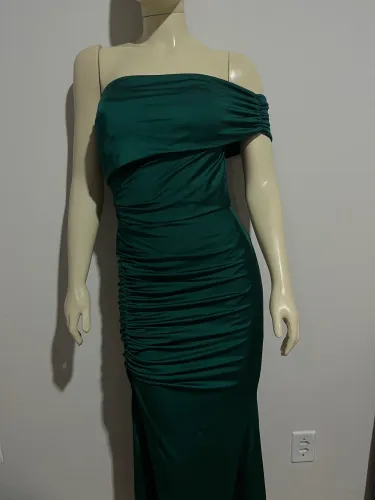 Venda-se vestido social (usando apenas uma vez)