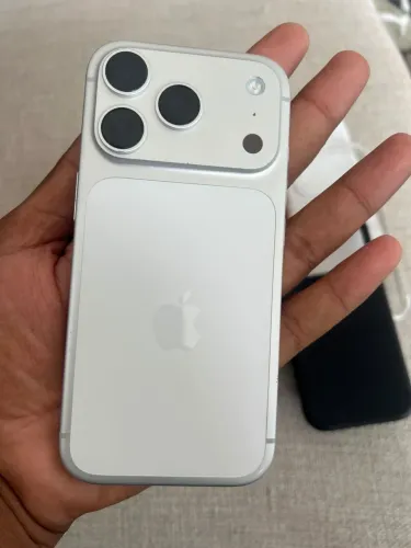 iPhone 17 pro tela trincada, 1 mês de uso garantia até 02/05/27