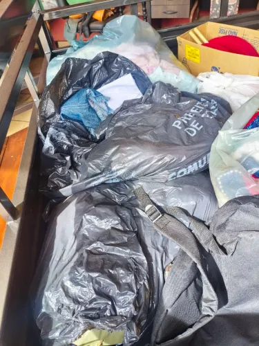 Roupas para brechó sacos fechados