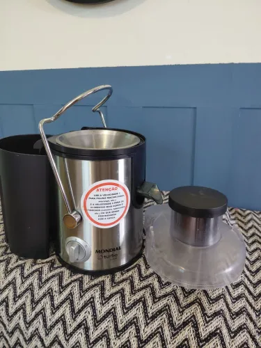 $50 Centrífuga mondial turbo juicer