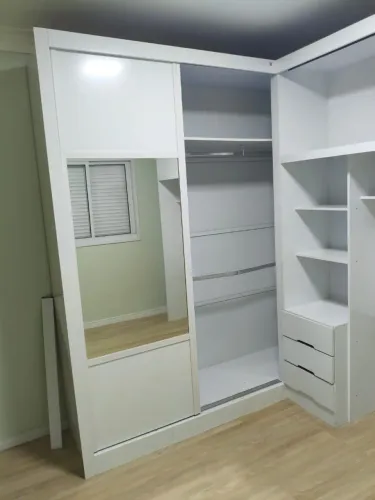 GUARDA ROUPA EM L 